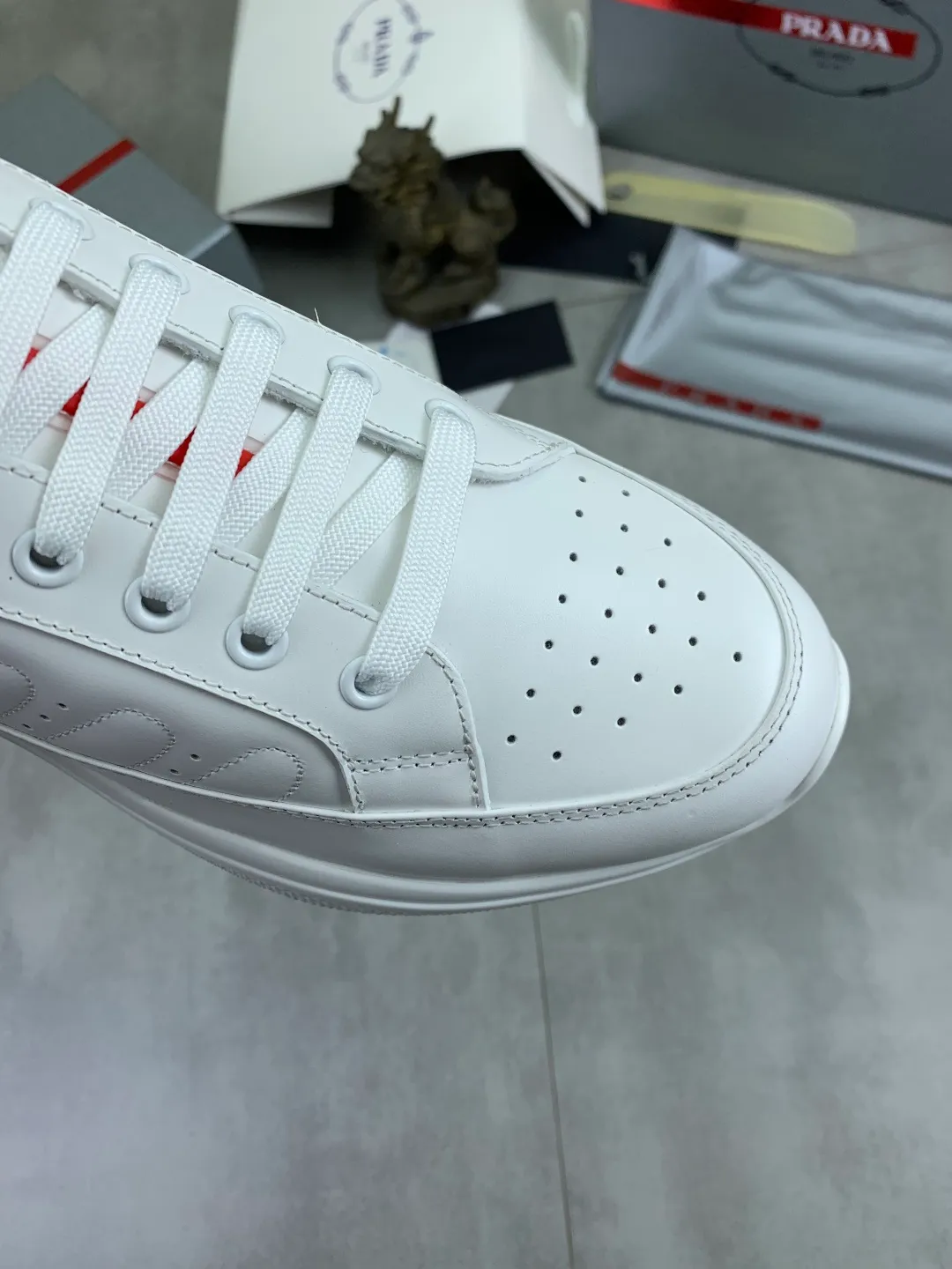 Men's men's shoes P560💰 [Real Price] Popular models are on the official website, 🆘 Trendy brand (Prada) mainly promotes popular models, avant-garde and versatile fashionable men's shoes private version mold opening, cowhide surface splicing 1:1.. Stylish and simple, original imported cowhide lining cowhide feet; the atmosphere and personality are more fashionable, eye-catching and pursuing class. It will subvert the old ideas and be a must-have for fashionistas who want to spend time with you! Must keep it! Tall and comfortable, large and low, high-end quality workmanship. Code number: 38-45 2️⃣optional.